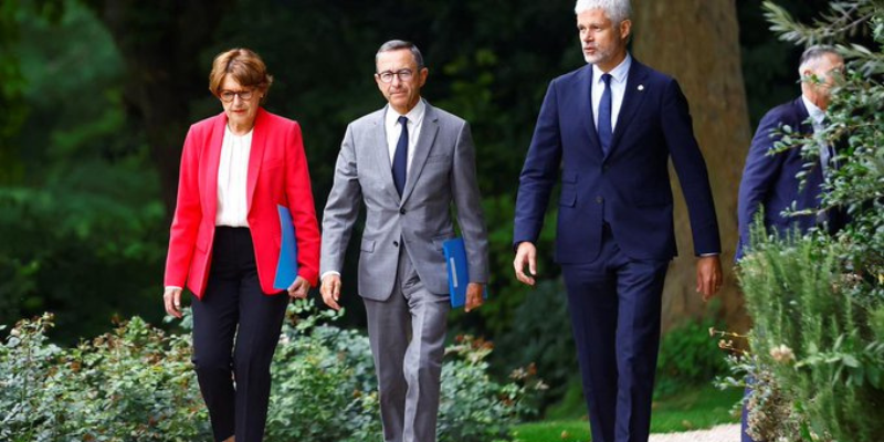 Constitution d'un gouvernement : les Républicains reçus à l'Élysée @ Palais de l'Elysée | Paris | Île-de-France | France